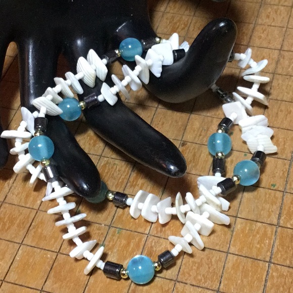 White Shell, Blue Optic Bead, Hematite Accent Stone Necklace 18“L EVC - Picture 1 of 9